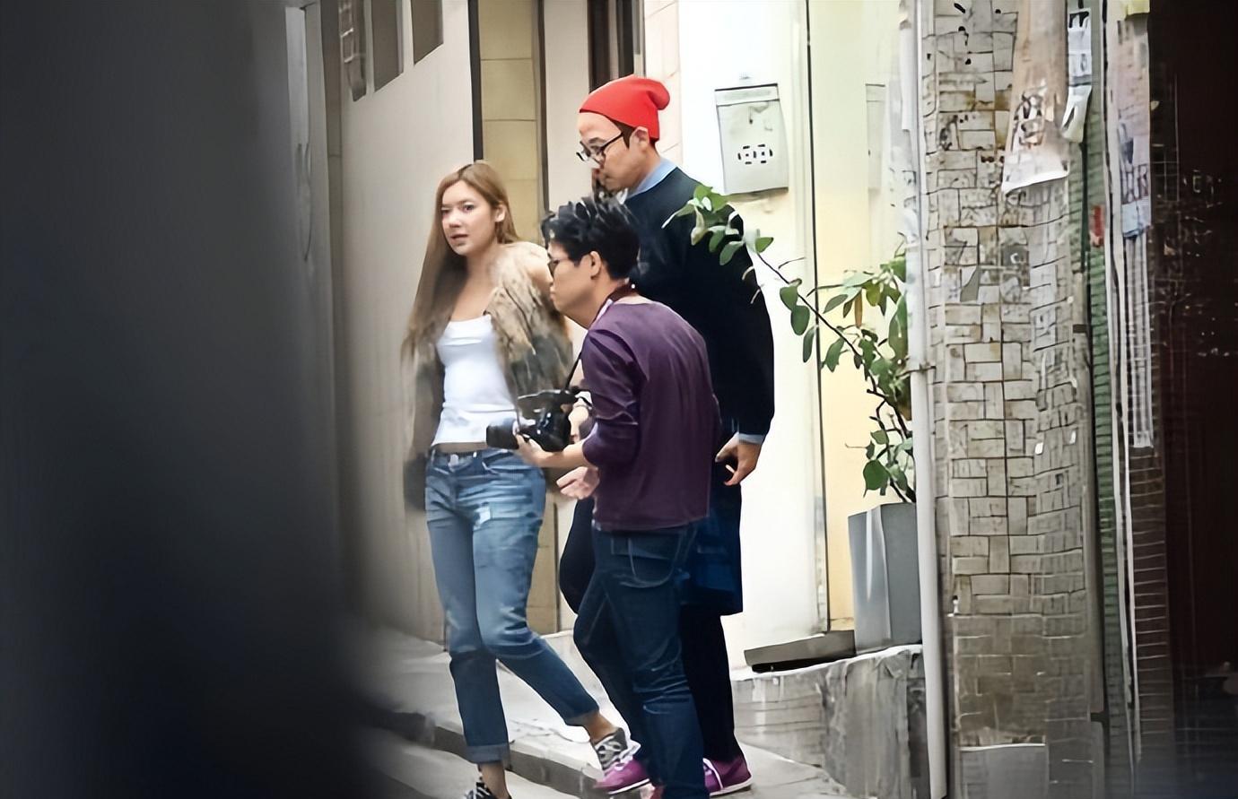 乐基儿古早街拍私服太惊艳,网友:怪不得能成为黎明的前任煮饭婆_造型