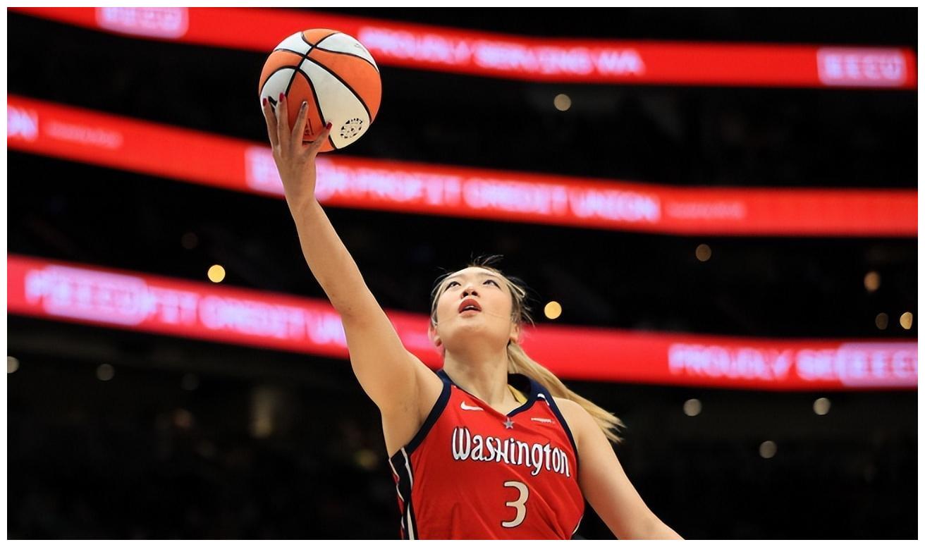 李梦回美首战砍9分赢球,又进两记三分,带伤作战真拼_比赛_三分球_李蒙