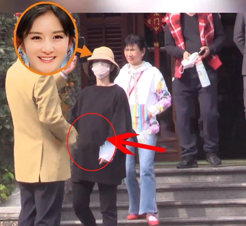 有网友在5月中旬的时候,偶遇了张杰与谢娜现身深圳的出境口,便有了