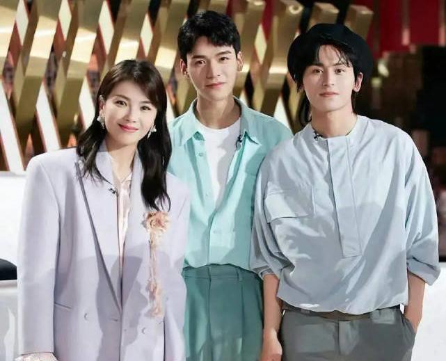 《我是女演员》助演很卖力,严屹宽造型雷点多,郑元畅成搞笑担当_表演