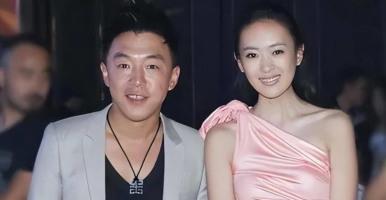 资本大鳄王冉娶小17岁童瑶,恩爱10年零绯闻,余生为娇妻遮风挡雨_张默