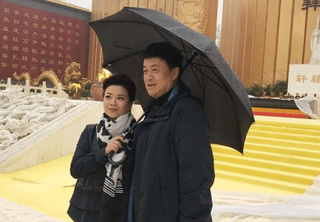 歌手张也:55岁未婚未育,和"男闺蜜"吕继宏神仙友情让人羡慕!