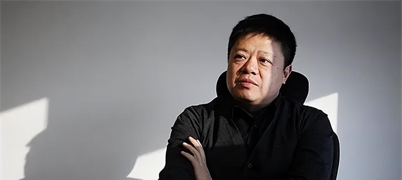 马东的老婆这么好看,当年央视辞职做全职太太,如今2人恩爱依旧_彭小盛