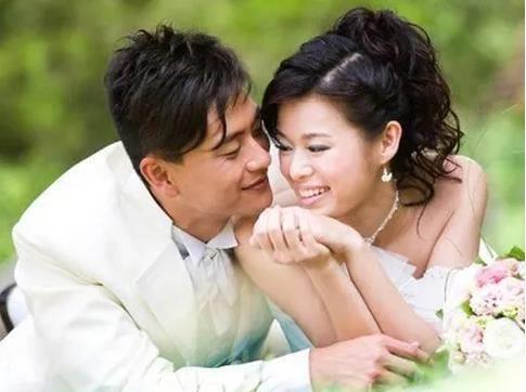 分手7年后,再看胡杏儿和黄宗泽的爱情,才知道她爱得有多卑微!