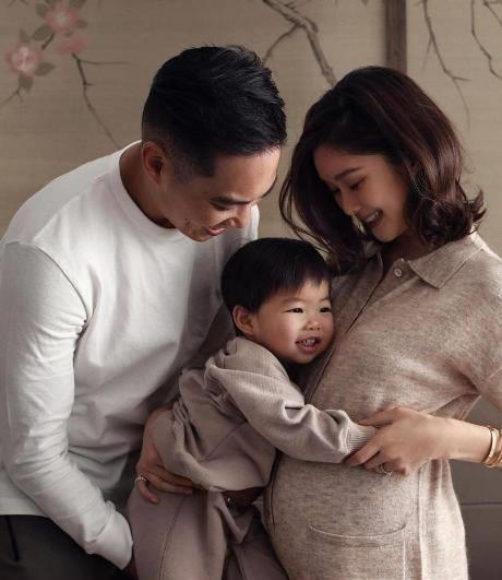 岑丽香报喜怀第二胎索爆大肚写真得天独厚_jacob_香香_囝囝