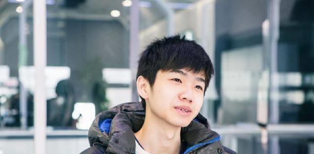 尤其是在春季赛中由于中路选手icon的缺席,omg战队几乎沦落为联赛的