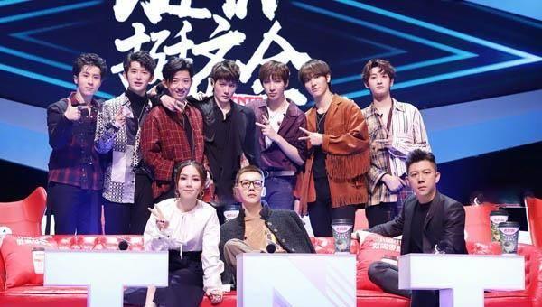 邓紫棋又赢了,继《新说唱》之后,《下一站传奇》中她的成员又获总冠军