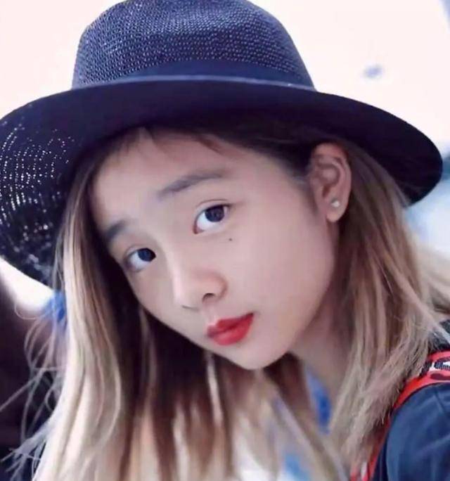 星二代争议,叶一茜带森碟朗诵,打扮土气被嘲该向黄磊女儿学习_多多