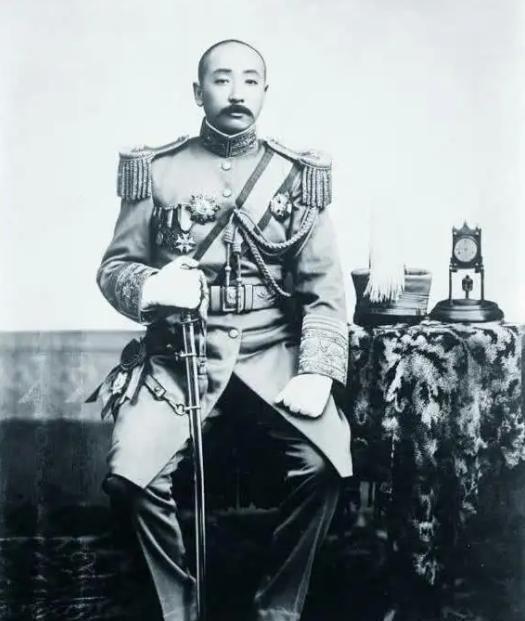 给张作霖戴绿帽子的三姨太:一生无子,情夫去世,心死遁入空门_戴宪玉