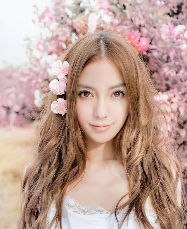 angelababy和文咏珊:一场关于流量的较量_杨颖_baby_香港