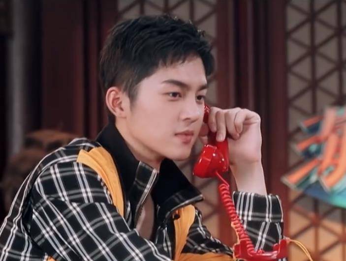 于正制作的一档真人秀《演技派》正在热播,这档节目邀请到吴镇宇和