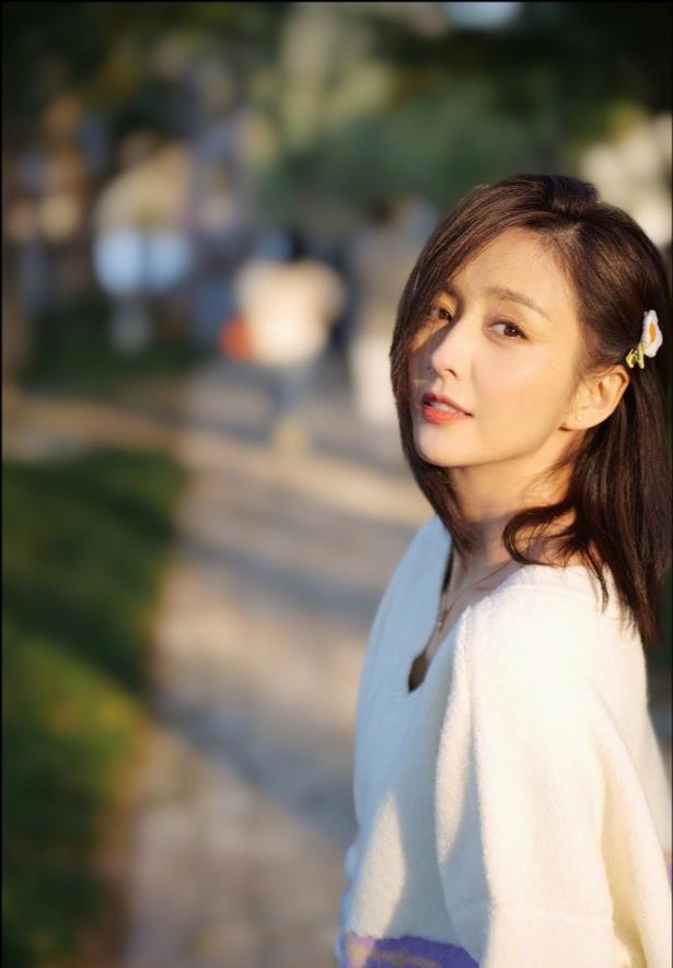 佟丽娅随拍照美到爆!