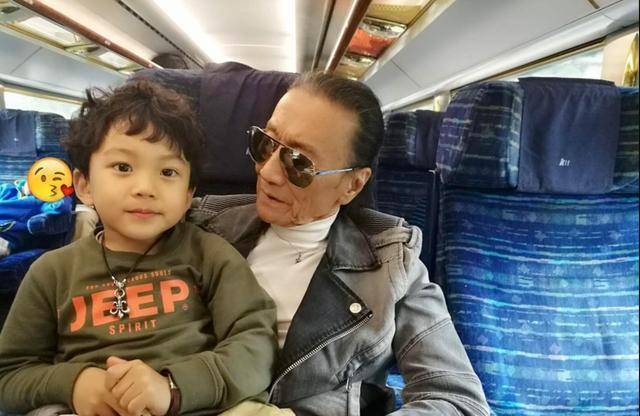 谢霆锋因负面消息,带儿子做亲子鉴定,谢贤做法诠释"爷爷"含义_孩子_张