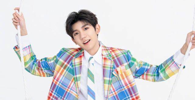 兄弟情深,王源19岁生日,tfboys成员准时送祝福_王俊凯_易烊_语气