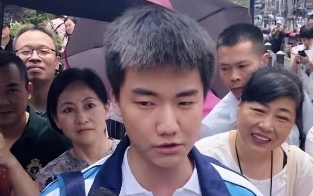 浙江考生林欢,提前20分钟交卷,称"高考太简单",他考了多少分_成绩