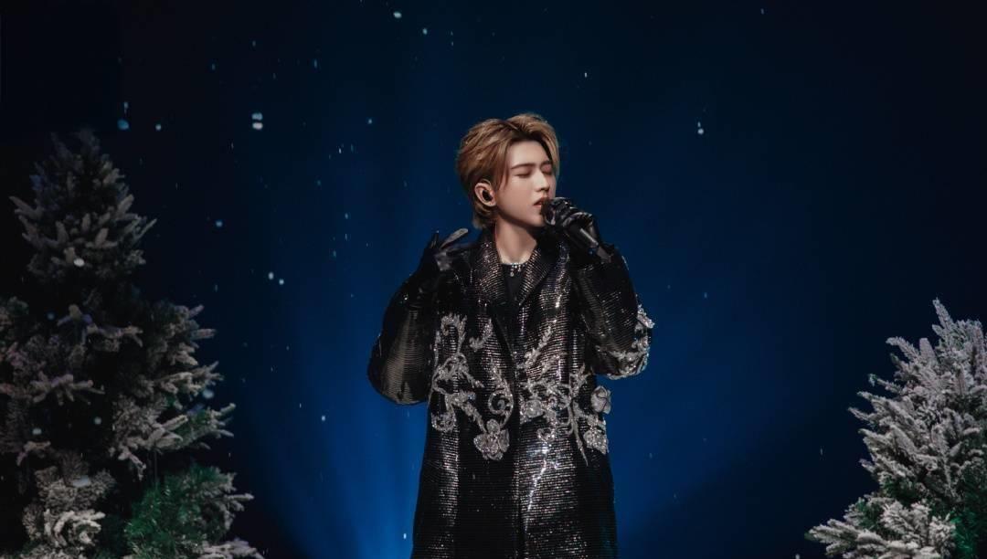 张艺兴和王一博比过?蔡徐坤美,李宇春合唱_卫视_舞台_东方