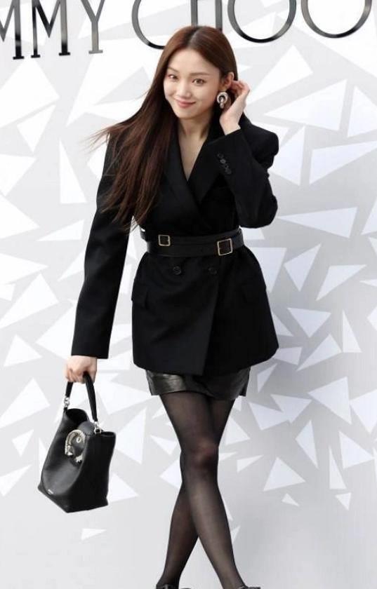 韩国"腿精"李圣经来了!