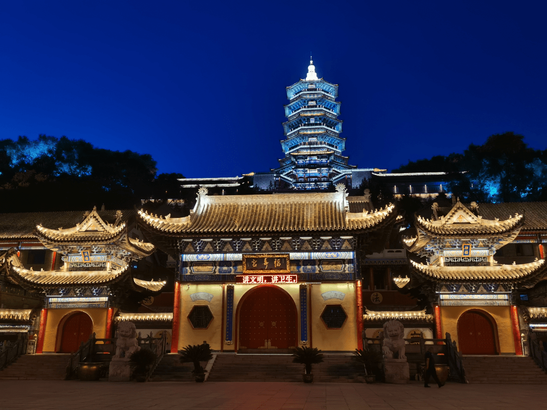 魁星楼具有浓厚的中华民族风格和地方文化特色_寺院_大殿_朱笔