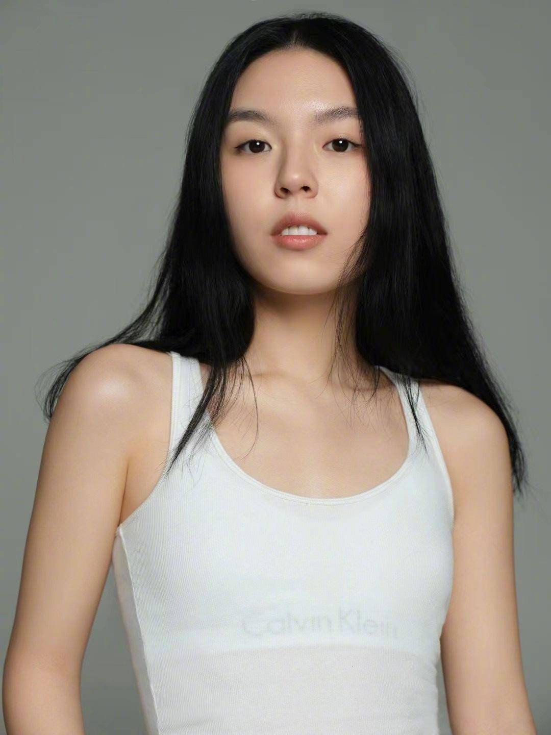 法图麦正式出道当演员,精通五种语言_照片_时候_美国