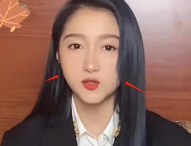 关晓彤吃播再遭热议,晚餐只吃两口,滤镜过重五官比例失调_美颜_视频