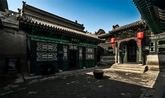 2019年乔家大院摘牌：一夜之间，1050平店面被腾退，服务员大换血
