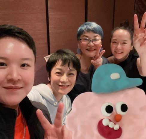 恬妞_万梓良_印尼