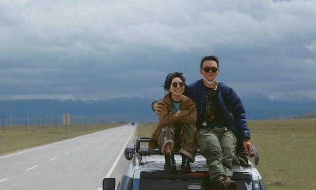 活成自我的超女黄雅莉官宣领证结婚,对象是相恋16年的初恋男友_生活