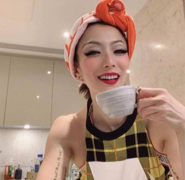 郑秀文为保婚姻纹身?