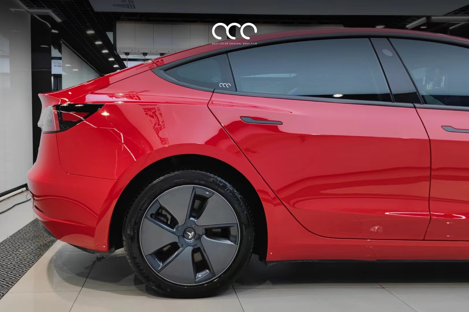 特斯拉model 3漫彩改色膜胭脂红,颜色浓郁有质感