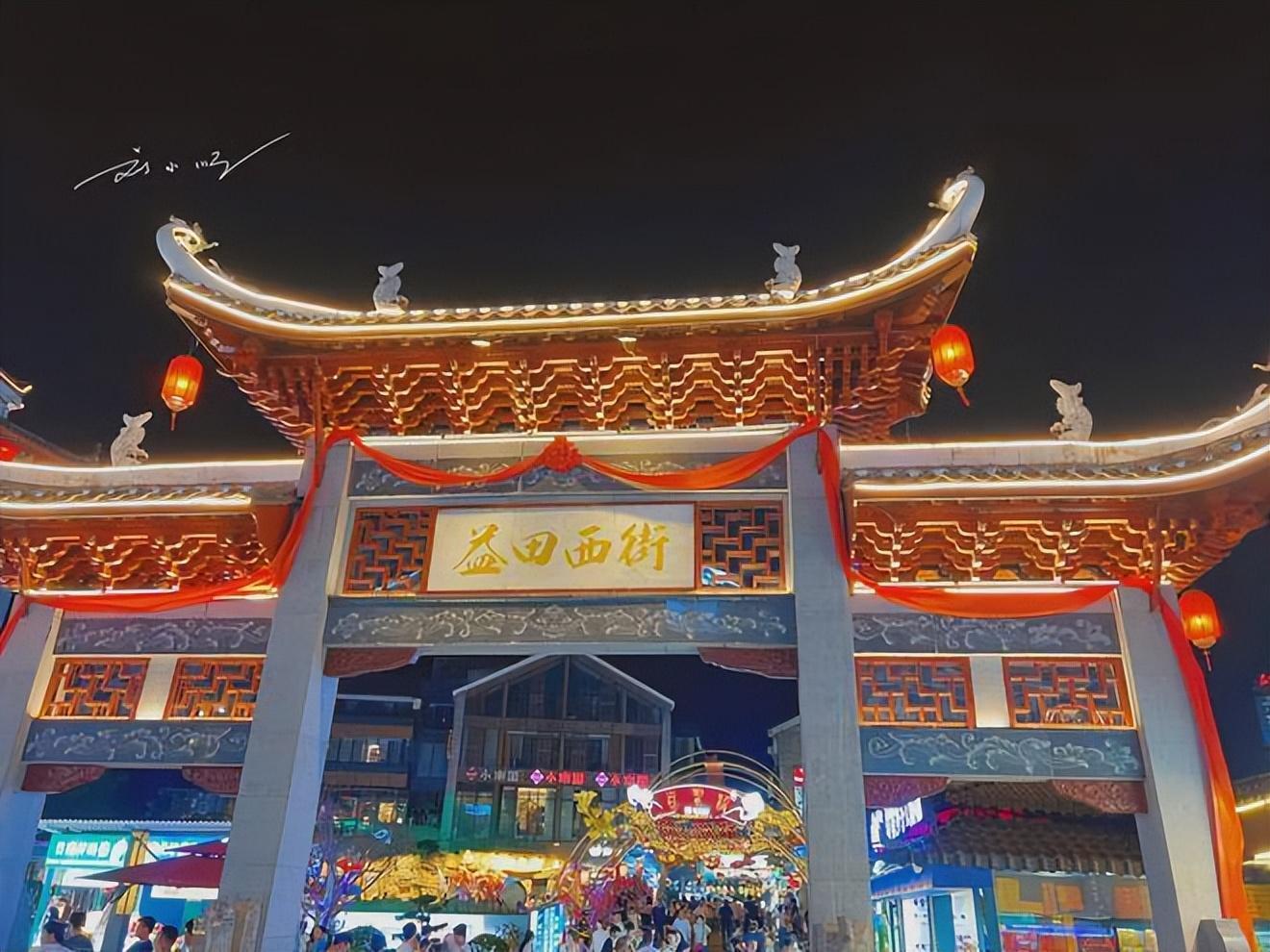 广西桂林"阳朔西街"实拍,曾经被称为老外,现在怎么样了?