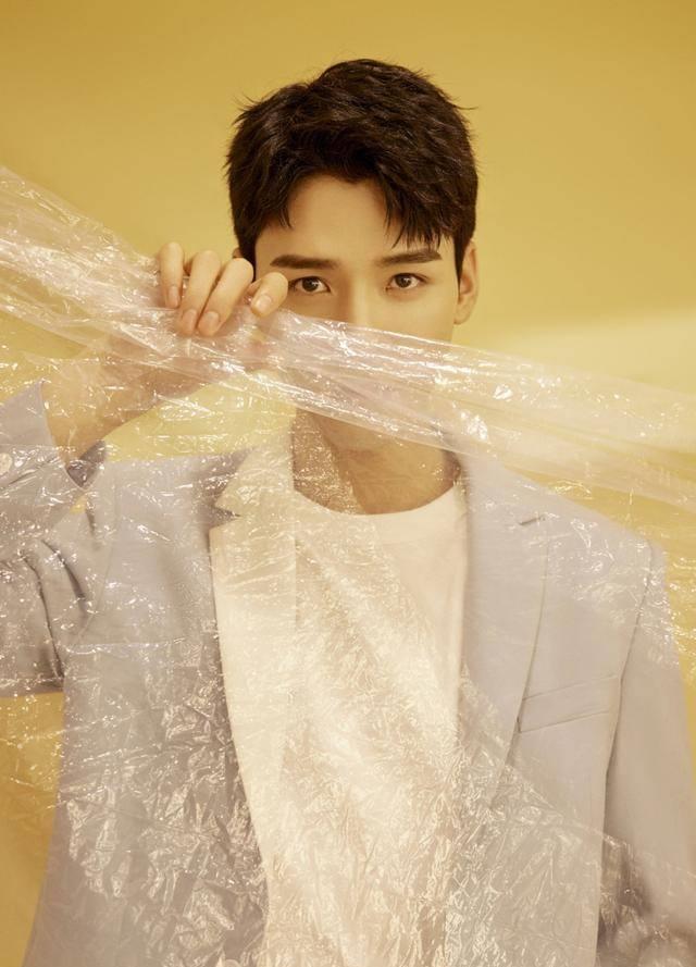 人菜瘾大,定位清晰!龚俊晒leavethedooropen歌曲引爆笑