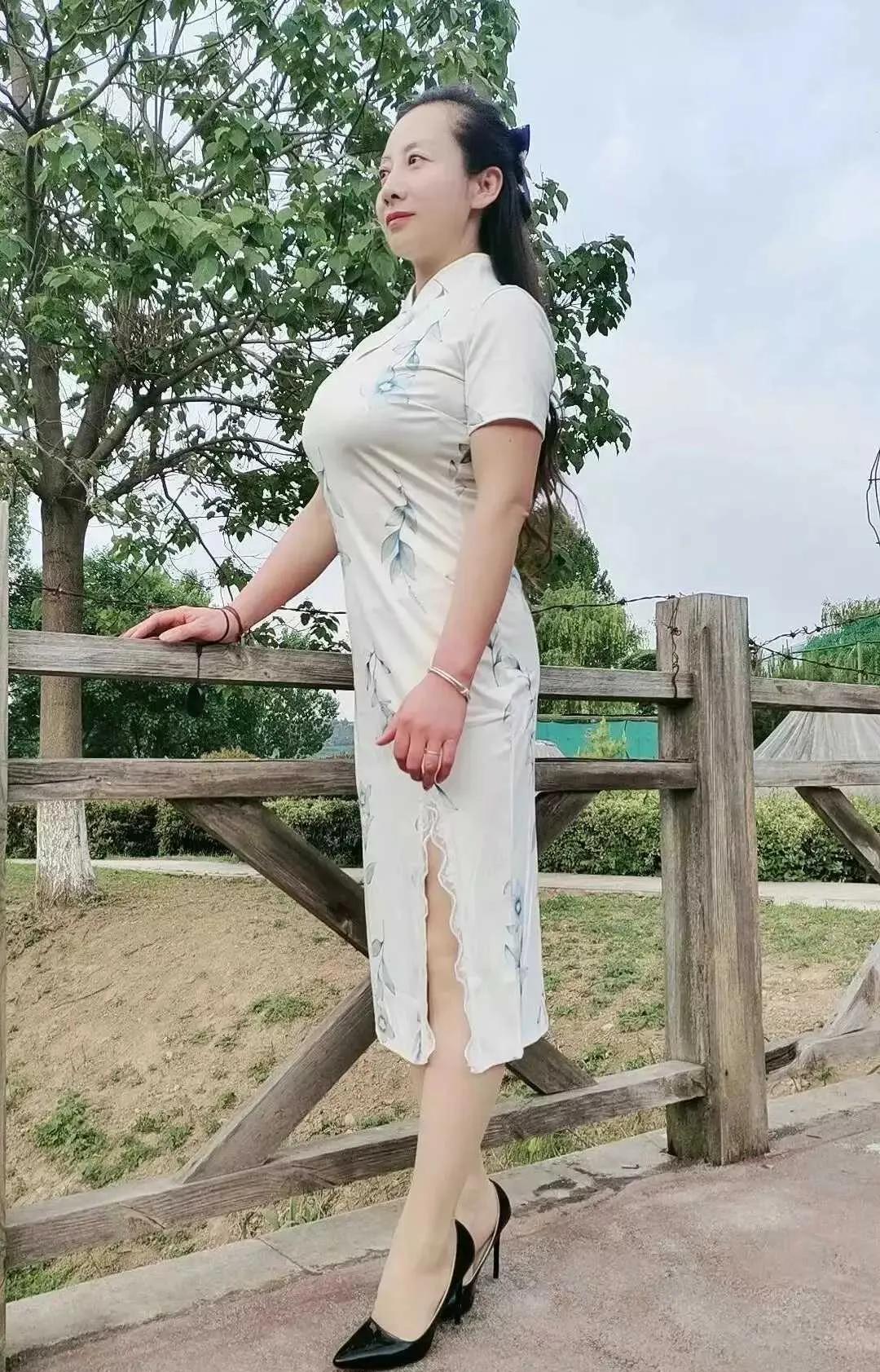 阿姨们都是"旗":优雅时尚的旗袍上阵,旗袍阿姨独特的魅力遇见了_传统