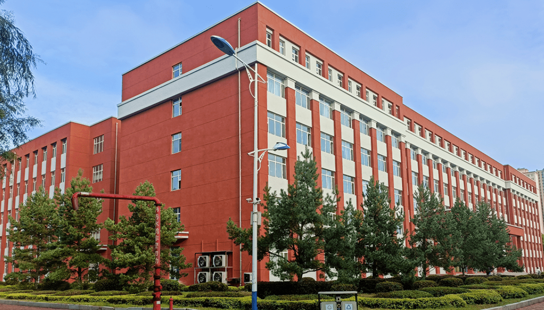 哈尔滨师范大学是黑龙江省重点建设的高水平大学,是省内最强的师范