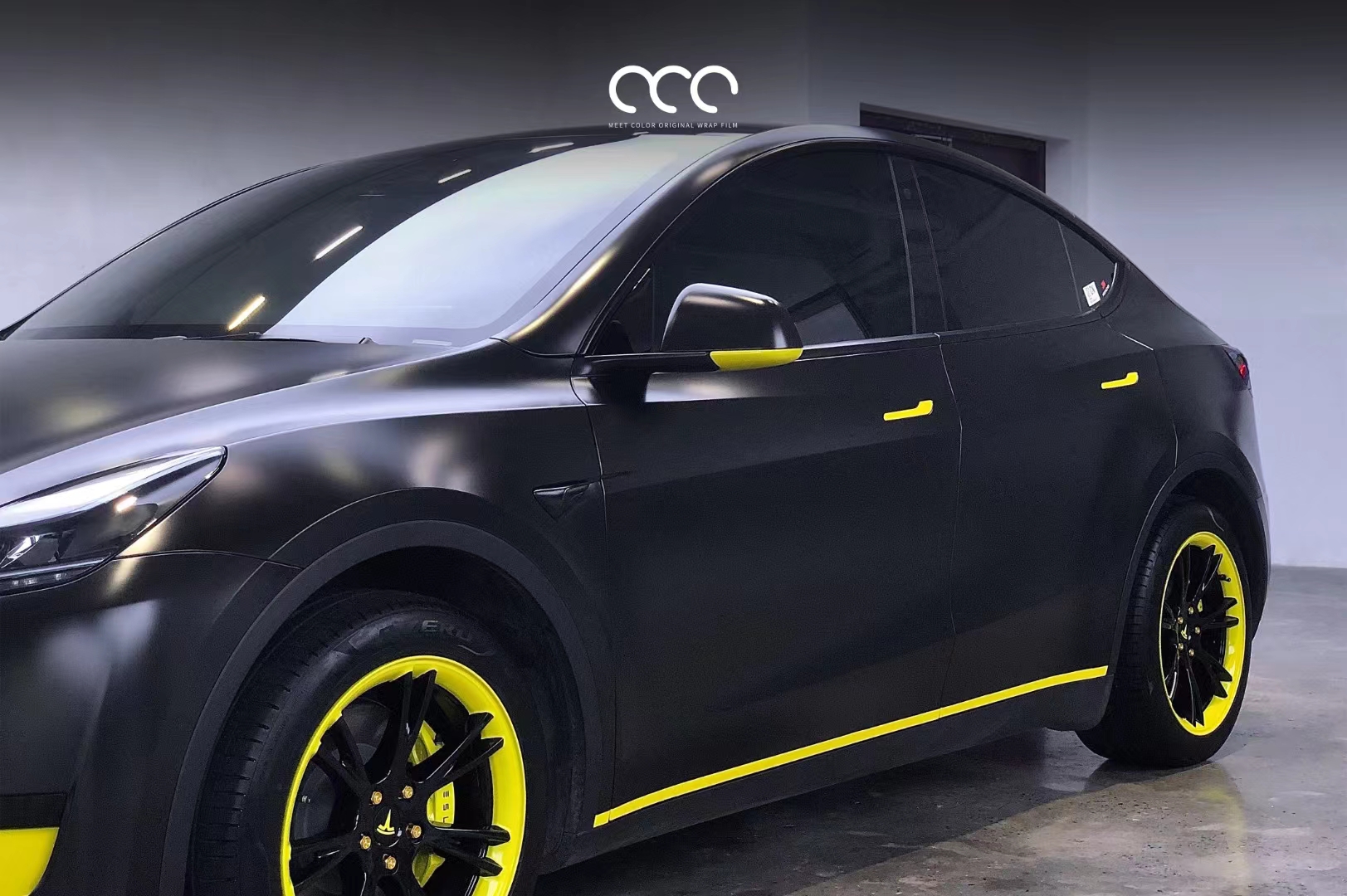 特斯拉model y漫彩改色膜电光金属黑,经典简约而又不失魅力