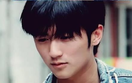 18岁时的谢霆锋长得真好看,干净帅气魅力十足,难怪王菲喜欢他_时候