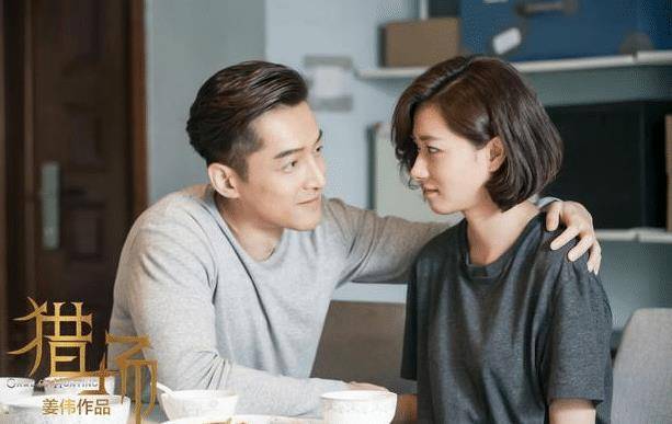 在《好先生》中,万茜扮演了一个心理医生,她一出场就吸引了无数人的