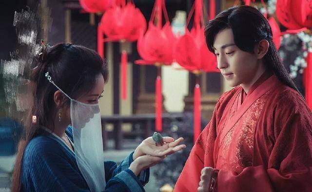 杨紫邓伦新剧《香沉蜜蜜烬如霜》开播,会成为三生的翻版吗?