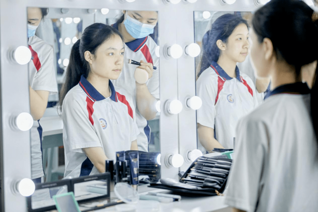 形象设计专业_佛山市现代商贸技工学校_佛山学化妆学校