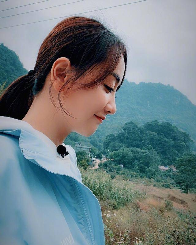 杨蓉曾被传出过于孟庆松关系紧密,孟庆松是中国优秀的企业家,生意设计