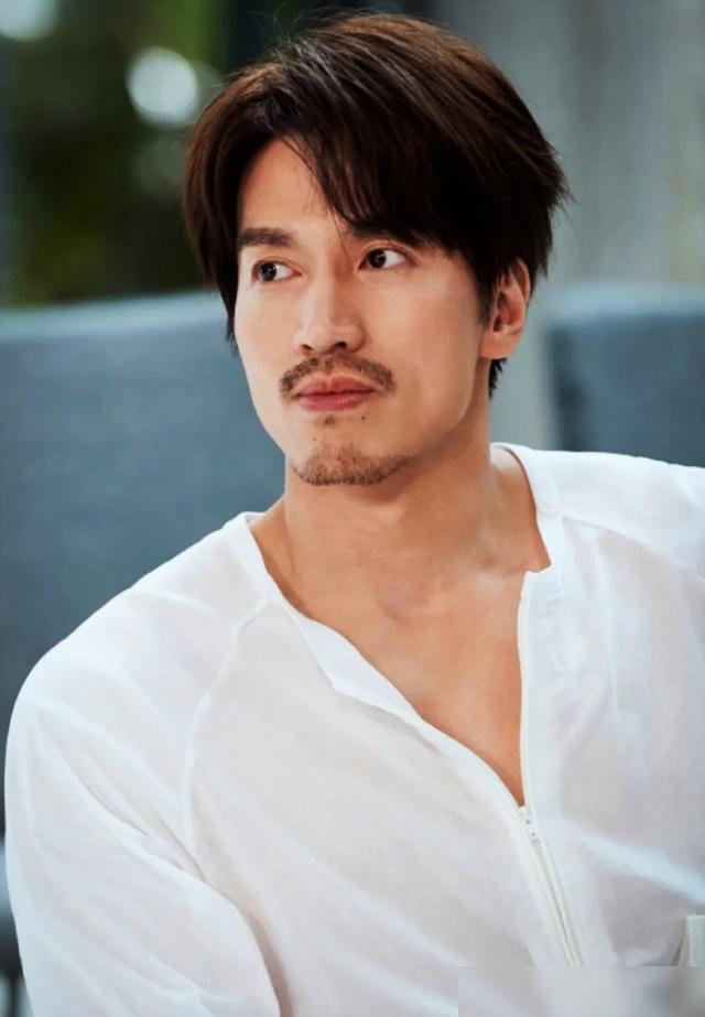 言承旭近照眼窝凹陷显疲态,43岁仍单身,搭档大s却被曝要分手_林志玲