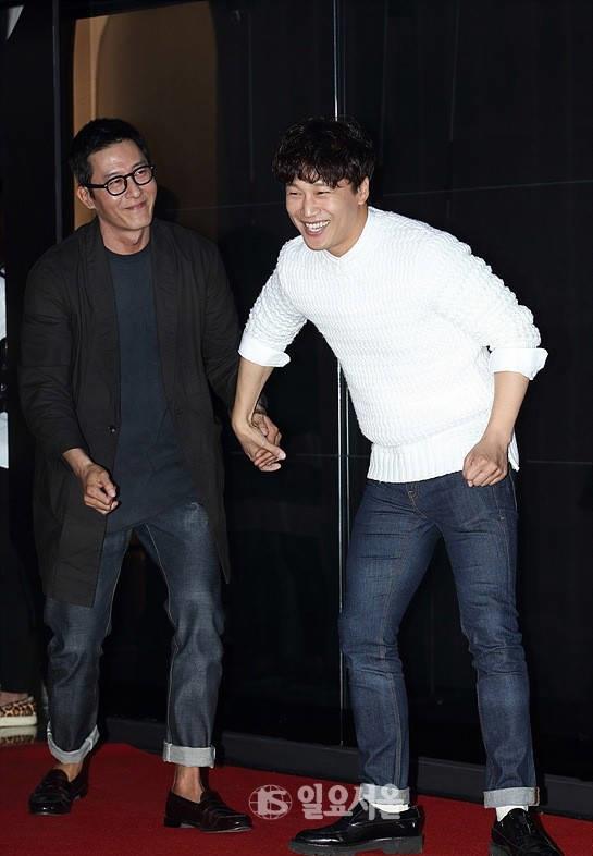 上月痛失好友,车太铉心情好转宣传《与神同行》_电影_李政宰_漫画