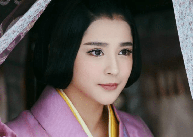 毕竟,从这些年来饰演杨贵妃的女演员来看,基本都是为了更贴近史书记载