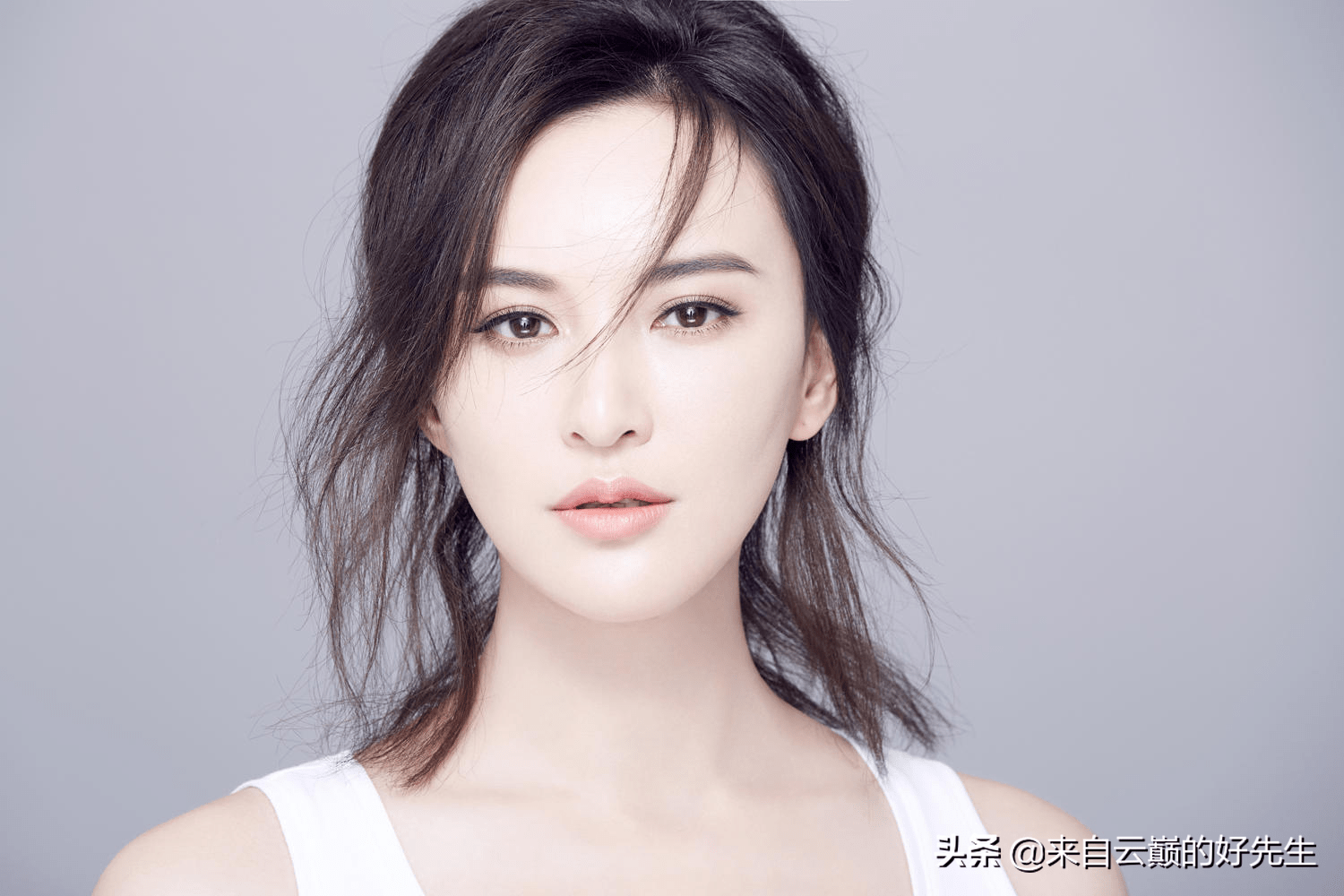 座女结婚,贾乃亮家庭出变故,宁财神吸d,戚薇奉子成婚,袁姗姗由黑变红