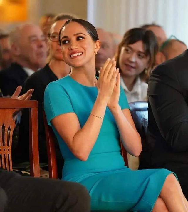 爱德华兹肯定地回答说:"我认为她演得很好.