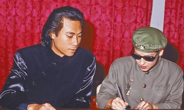 张国荣称他为大哥,演陈小春的师傅被熟知,64岁笑称不缺女朋友_夏韶声