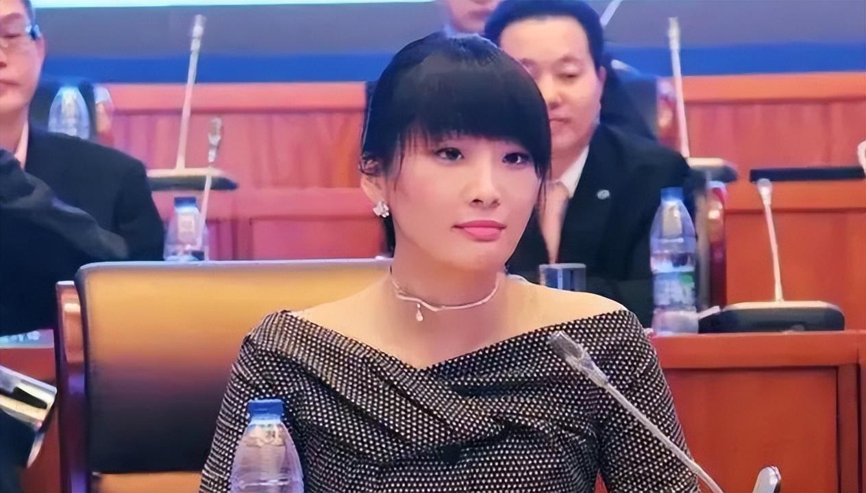 娃哈哈公主宗馥莉,五年前换掉哥哥被群嘲,如今被赞有先见之明_宗庆后