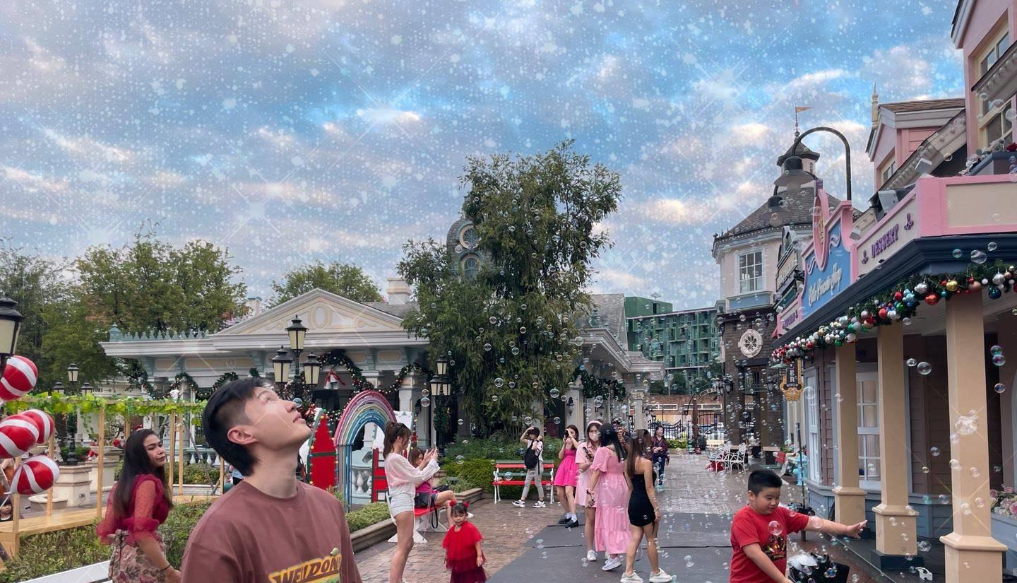 2021年6月,小陈向秋求婚成功.他送给球的鸽子蛋钻戒重达2.05克拉.