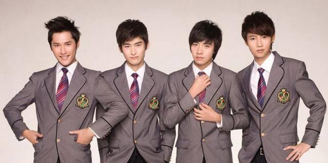 张翰坦言很怀念《流星》,却意外曝光大学照片,左右都被美女包围_偶像