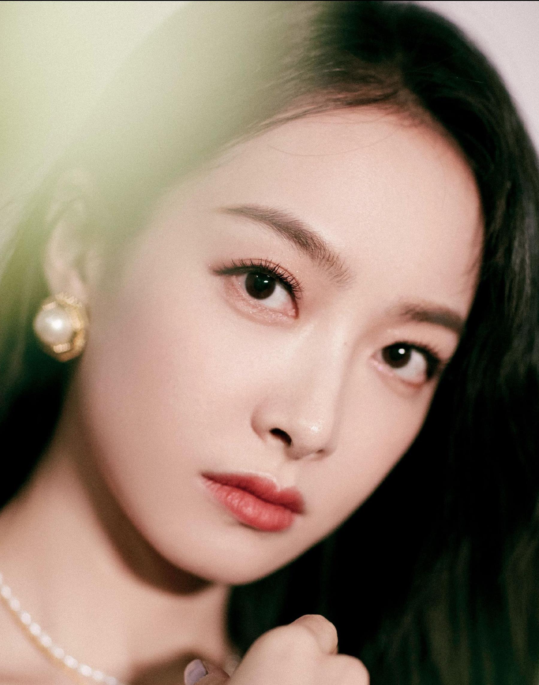 千岁大人的初恋》里饰演关皮皮,确切地说我是从这部剧开始喜欢的宋茜