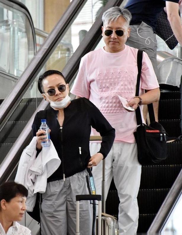 宋丹丹与三婚老公同框,66岁的赵玉吉则稍显衰老,头顶白发明显_老朋友